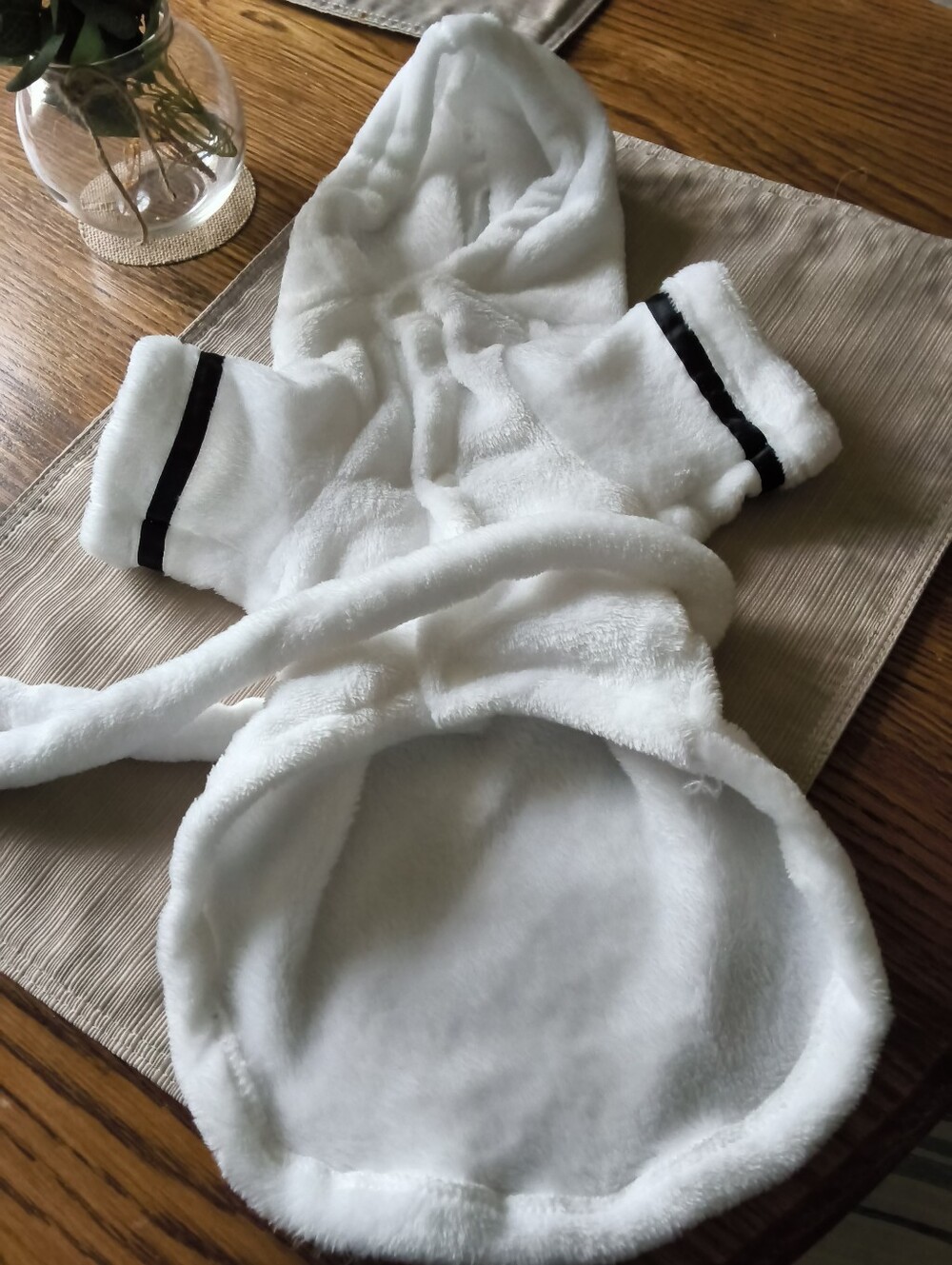 Pet Robe white soft plush with black trim sz Lg ,for A small dog cat new - Picture 8 of 8